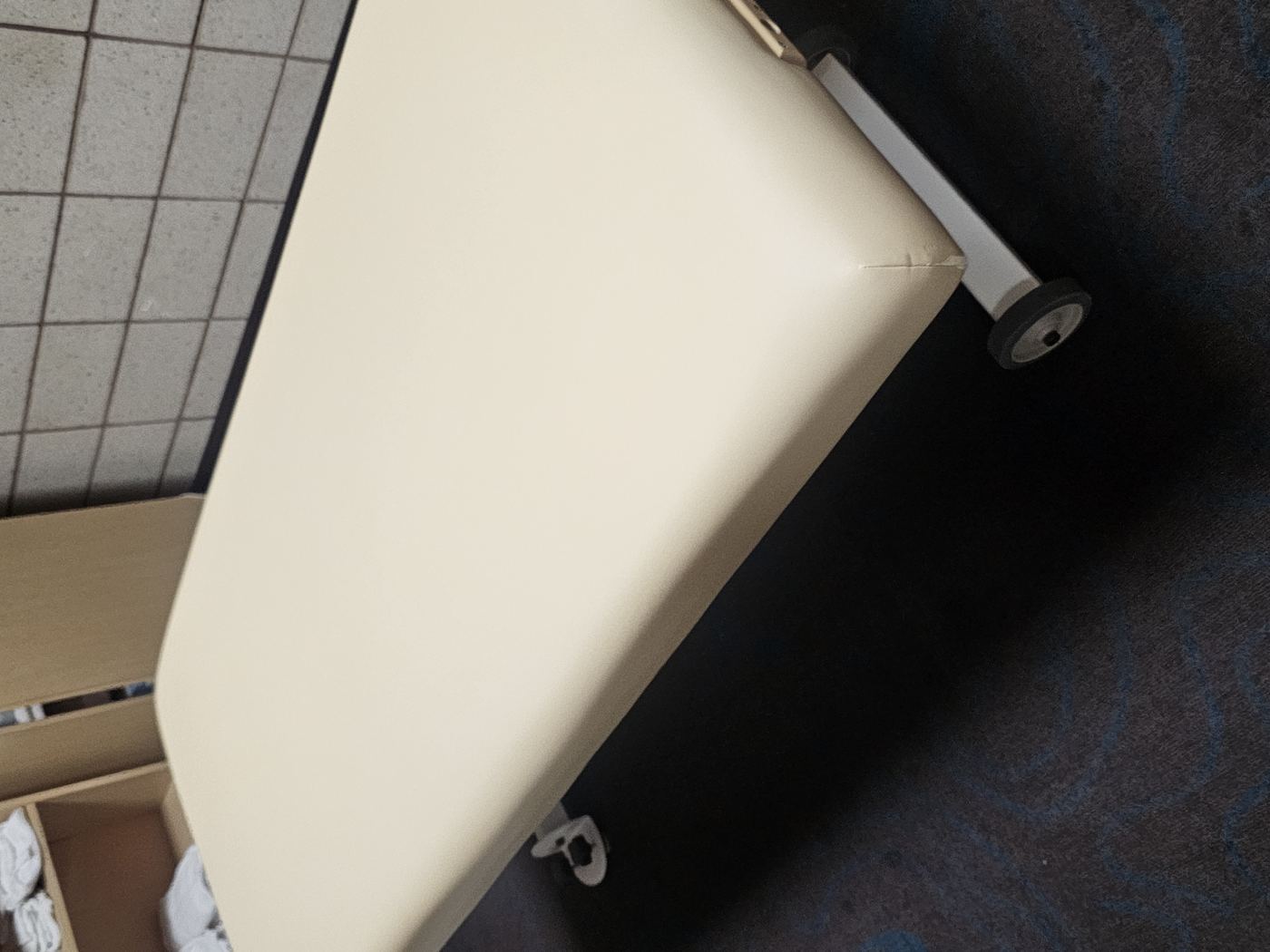 Extra-wide professional massage table
